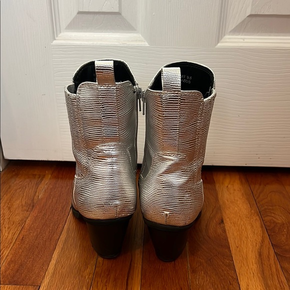 DV by Dolce Vita Metallic Silver Ankle Booties - Picture 3 of 8